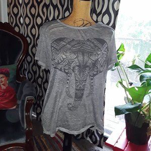 Acid washed elephant tshirt